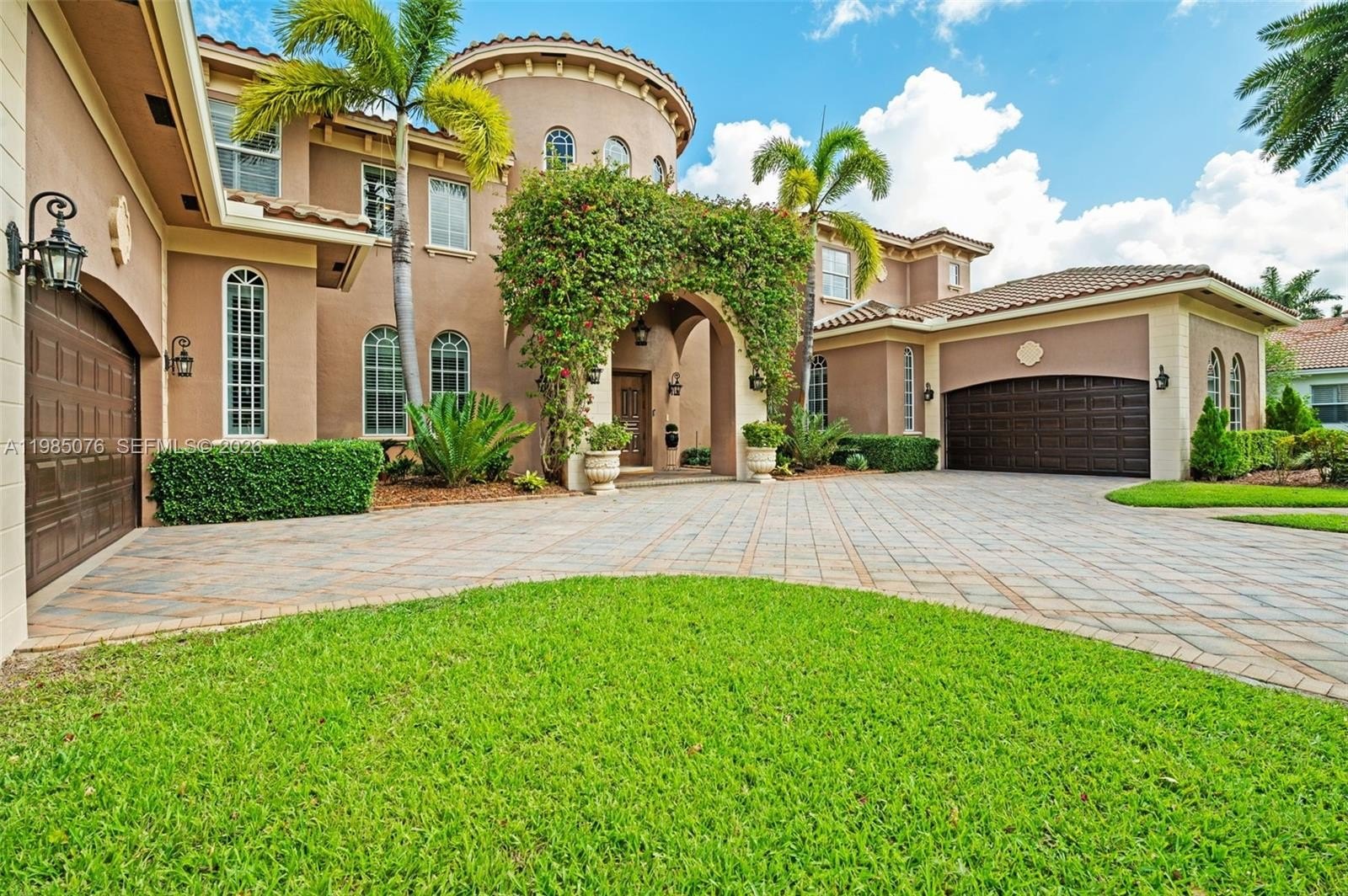 Single Family 6BR 8BA - 12821 Kapok Ln, Davie, FL
