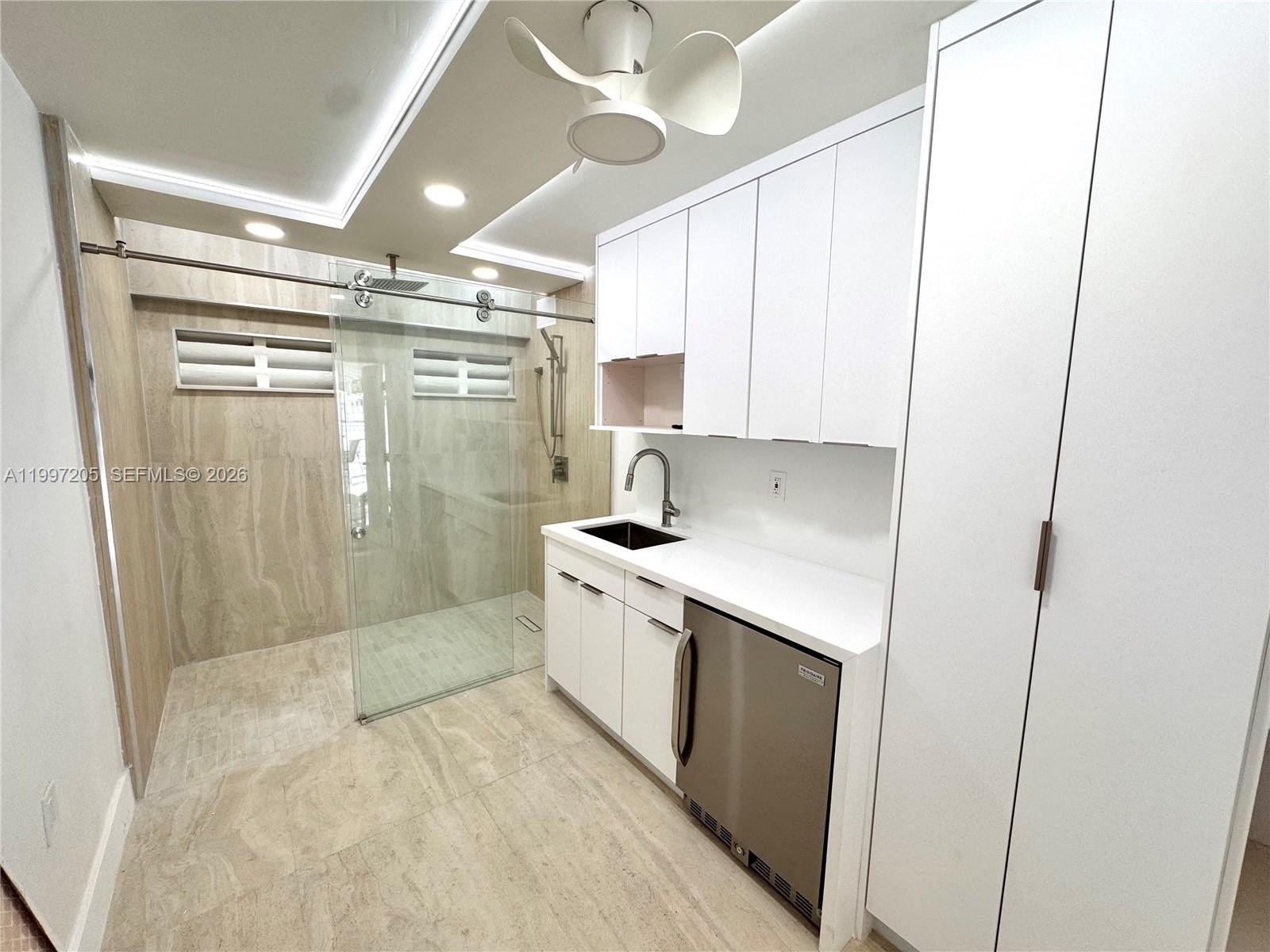 Condo 1BA - 2899 Collins Ave, Miami  Beach, FL