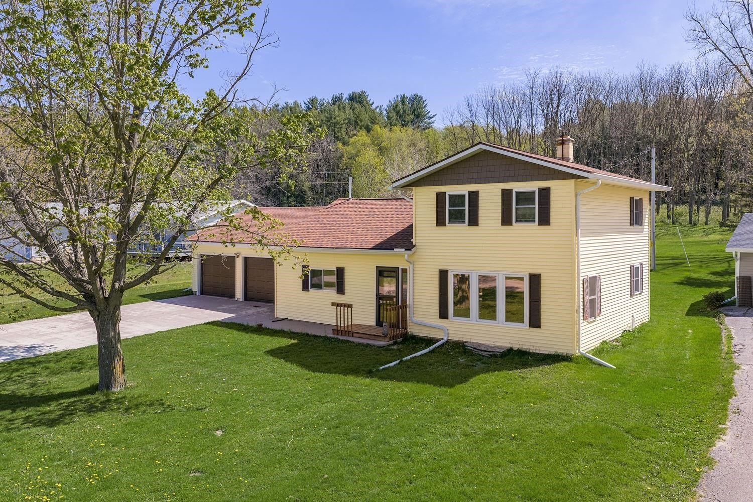 Single Family 3BR 1BA - 25582 Rockbridge School Street, Richland Center, WI