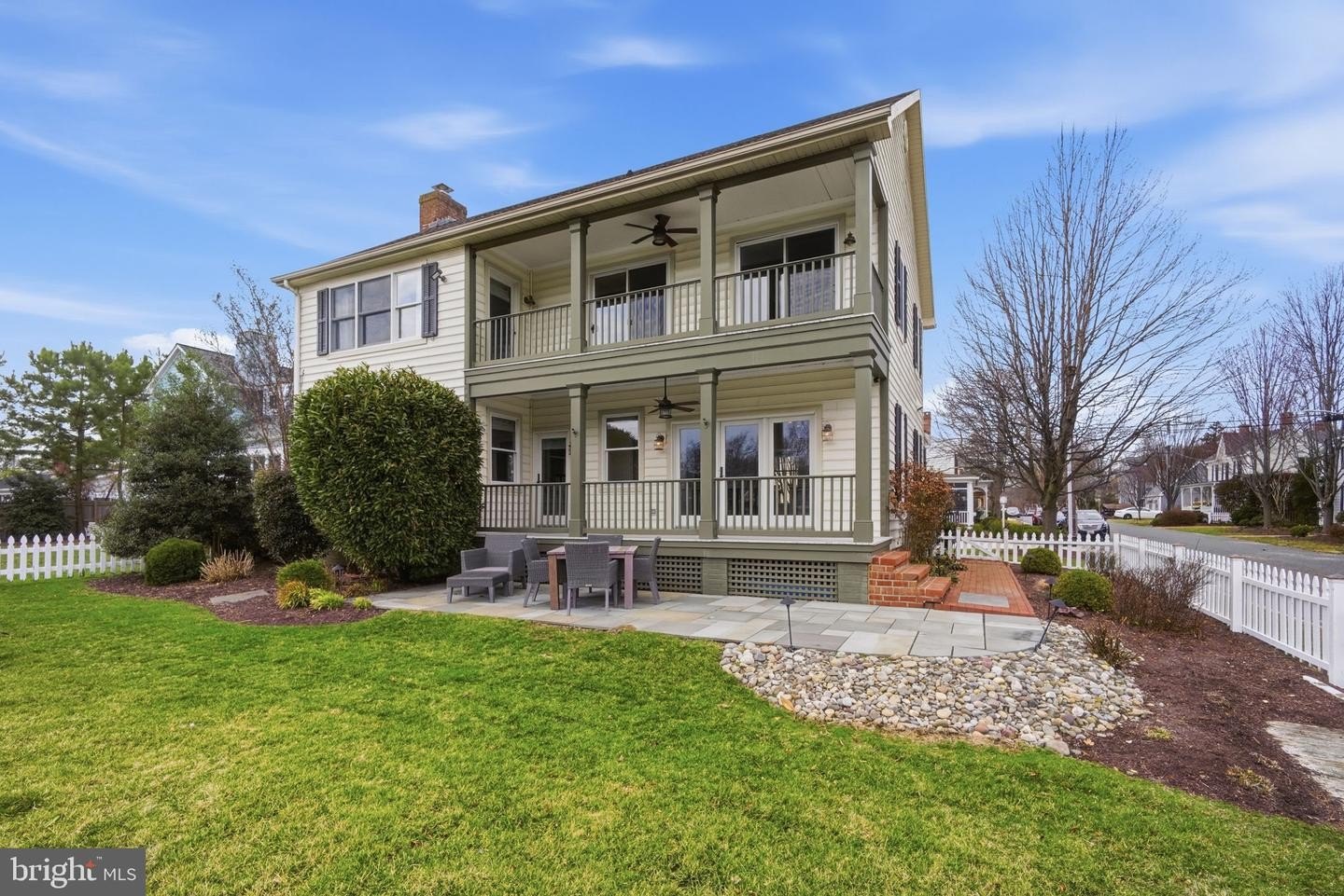 222 CHESTNUT