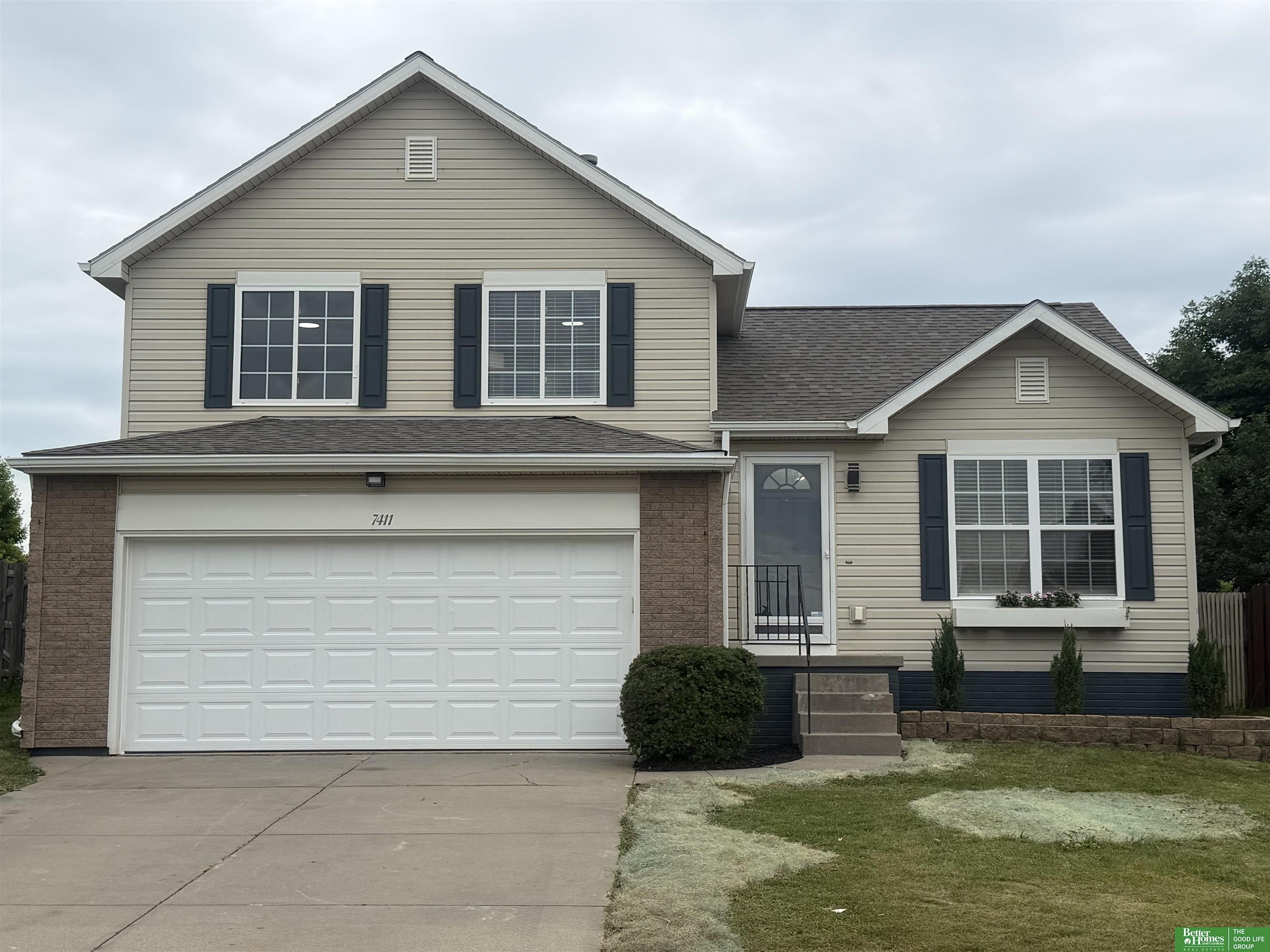 Single Family 3BR 2BA - 7411 N 108 Avenue, Omaha, NE