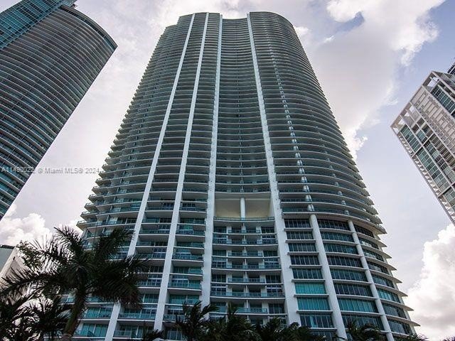 Condo 1BR 3BA - 900 Biscayne Blvd, Miami, FL