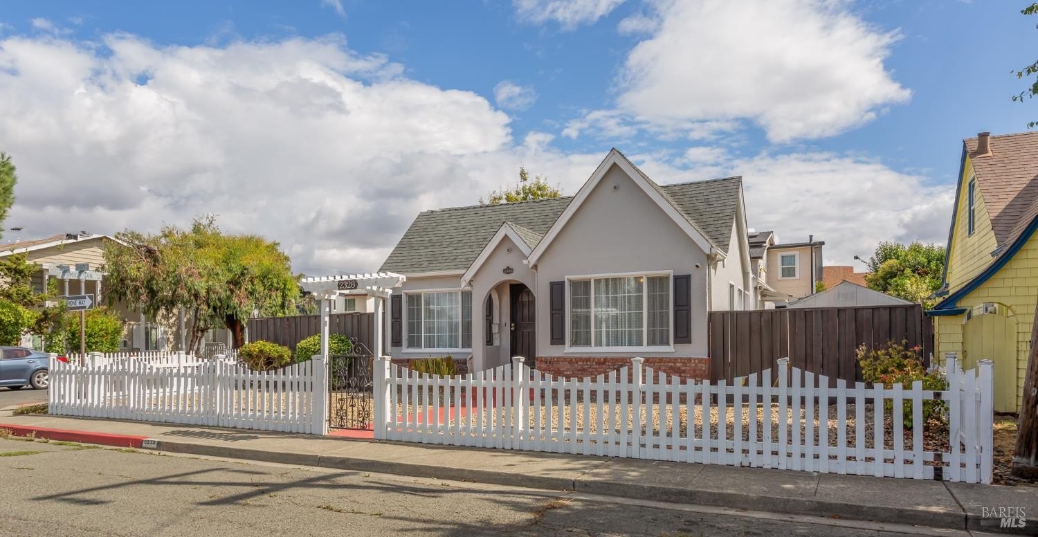 Single Family 3BR 1BA - 2328 Napa Street, Vallejo, CA