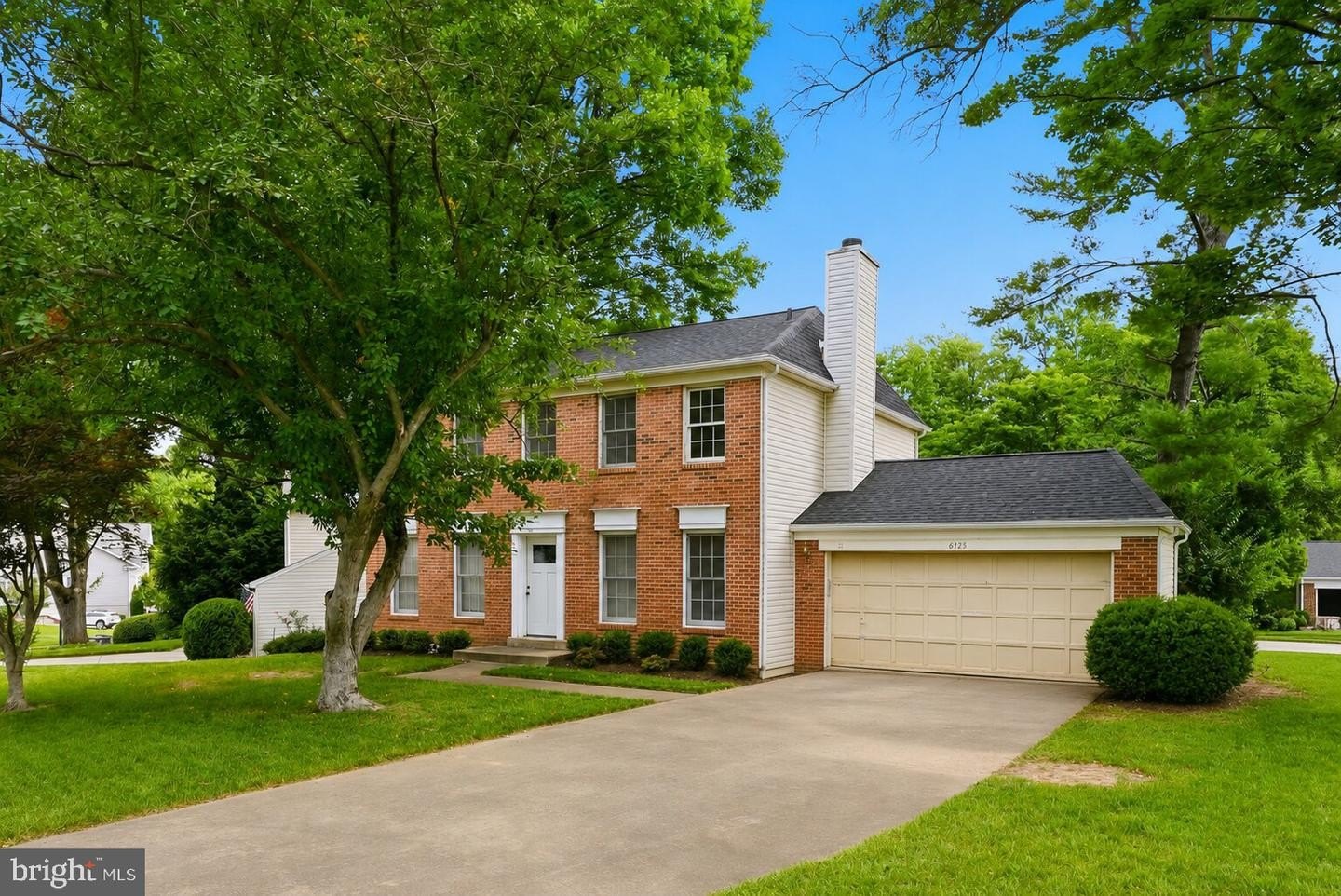 Single Family 4BR 3BA - 6125 LUNDY PL, BURKE, VA