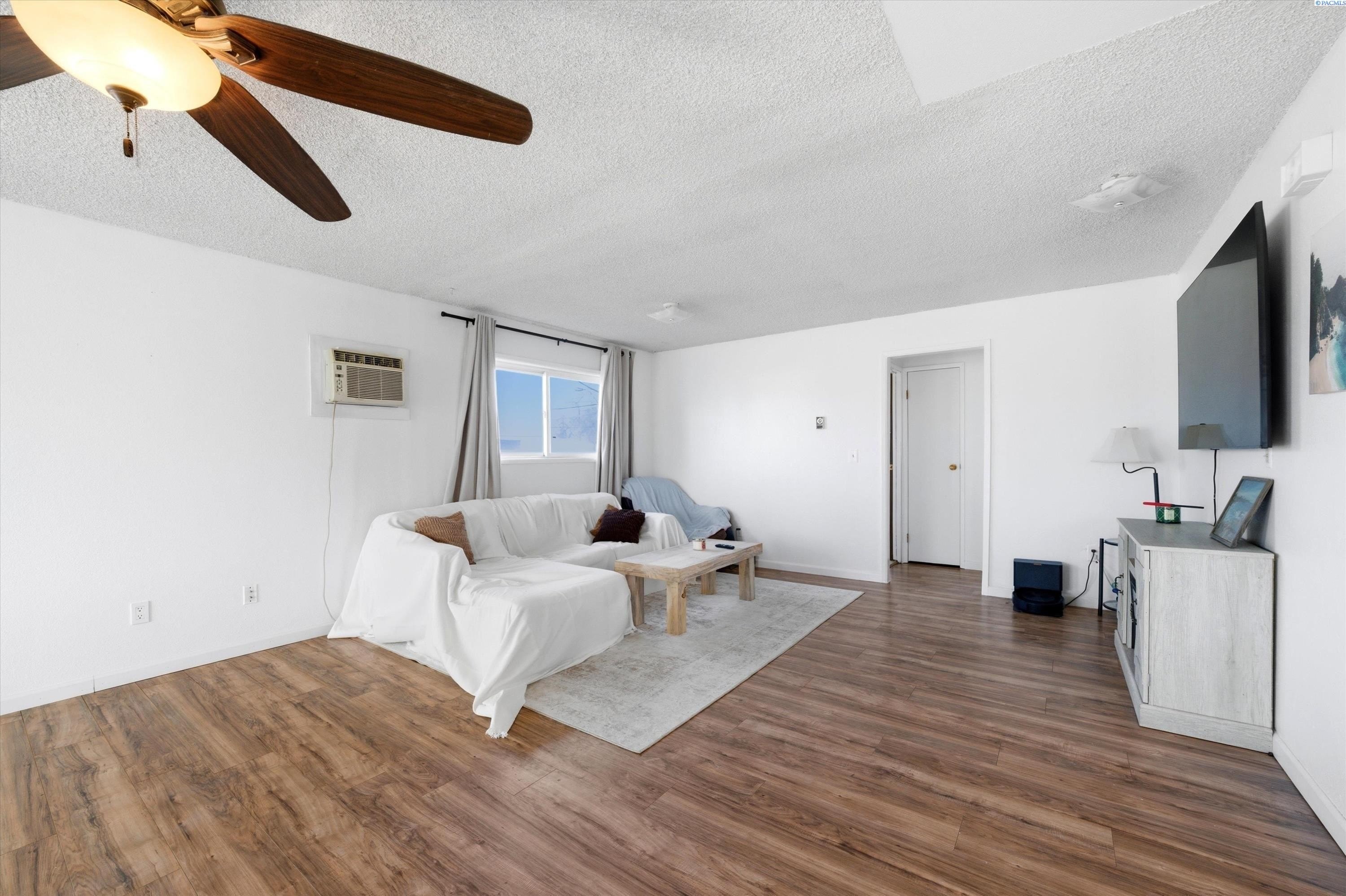 Other 3BR 1BA - 762 S 2Nd Ave, Connell, WA