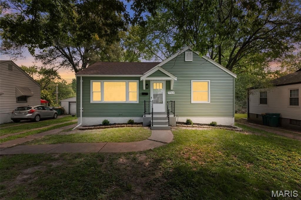 Single Family 3BR 1BA - 7743 Monroe Drive, Hanley Hills, MO