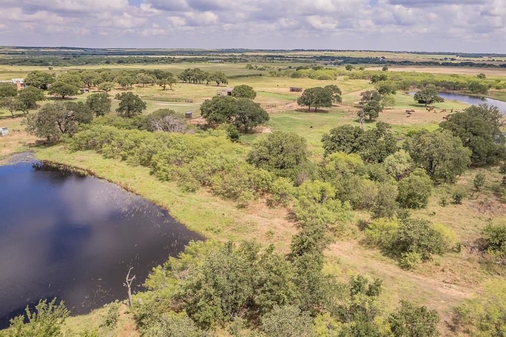 Single Family - 495 Lyles Road, Henrietta, TX