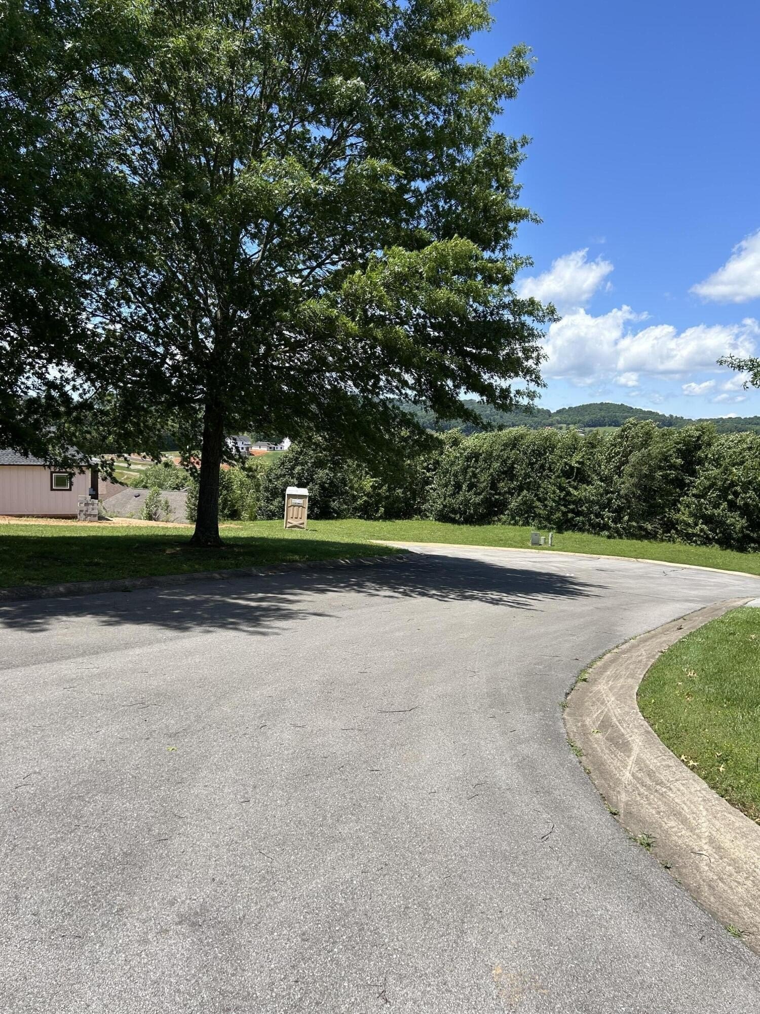 Single Family - 321 Kensington Drive, Morristown, TN