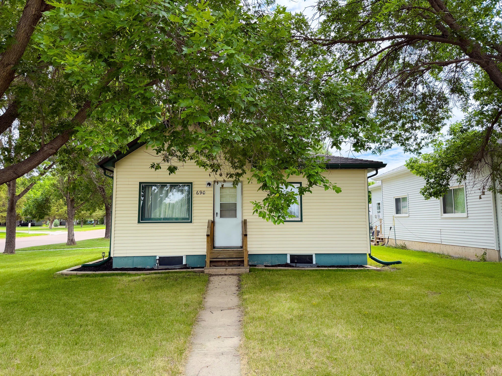 Other 2BR 1BA - 690 Ohio Ave NW, Huron, SD
