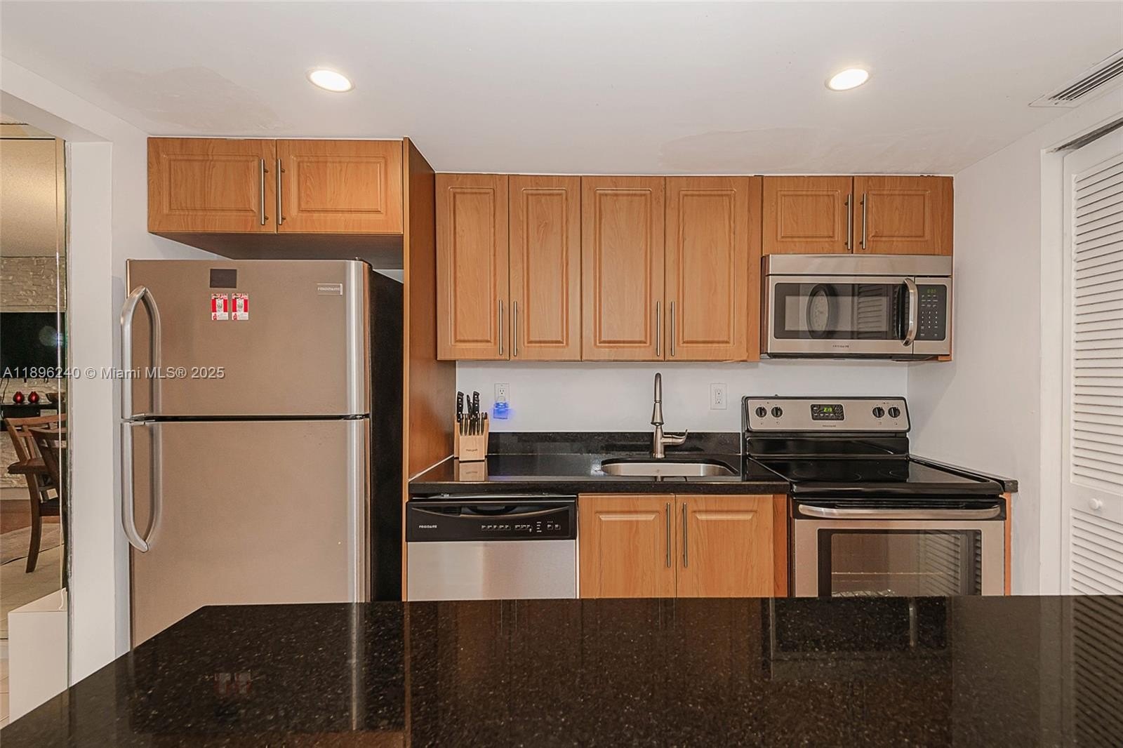 Condo 2BR 2BA - 201 178th Dr, Sunny Isles Beach, FL