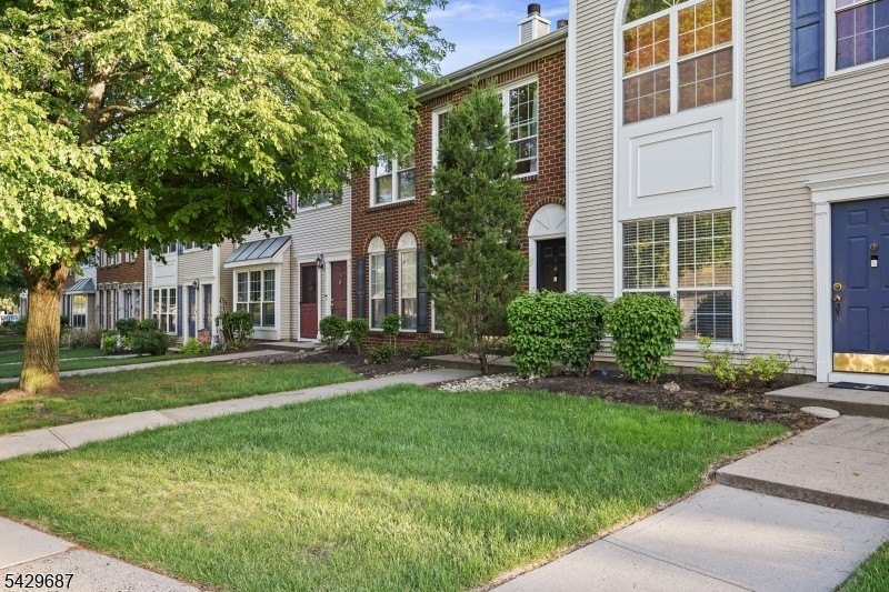Condo 2BR 2BA - 6 AMETHYST WAY, Franklin Twp., NJ