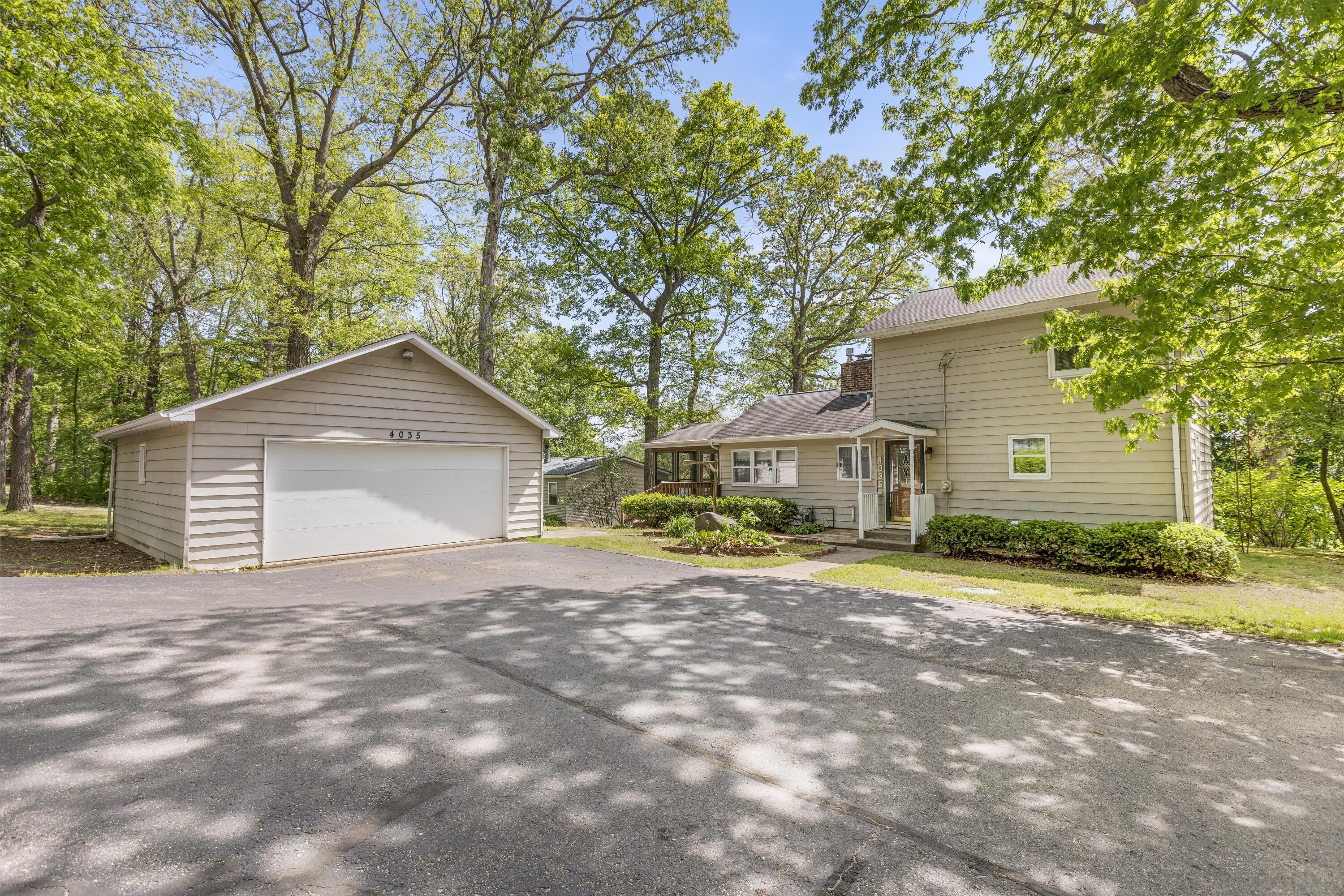 Single Family 3BR 2BA - 4035 Oak Park Drive, Osseo, MI