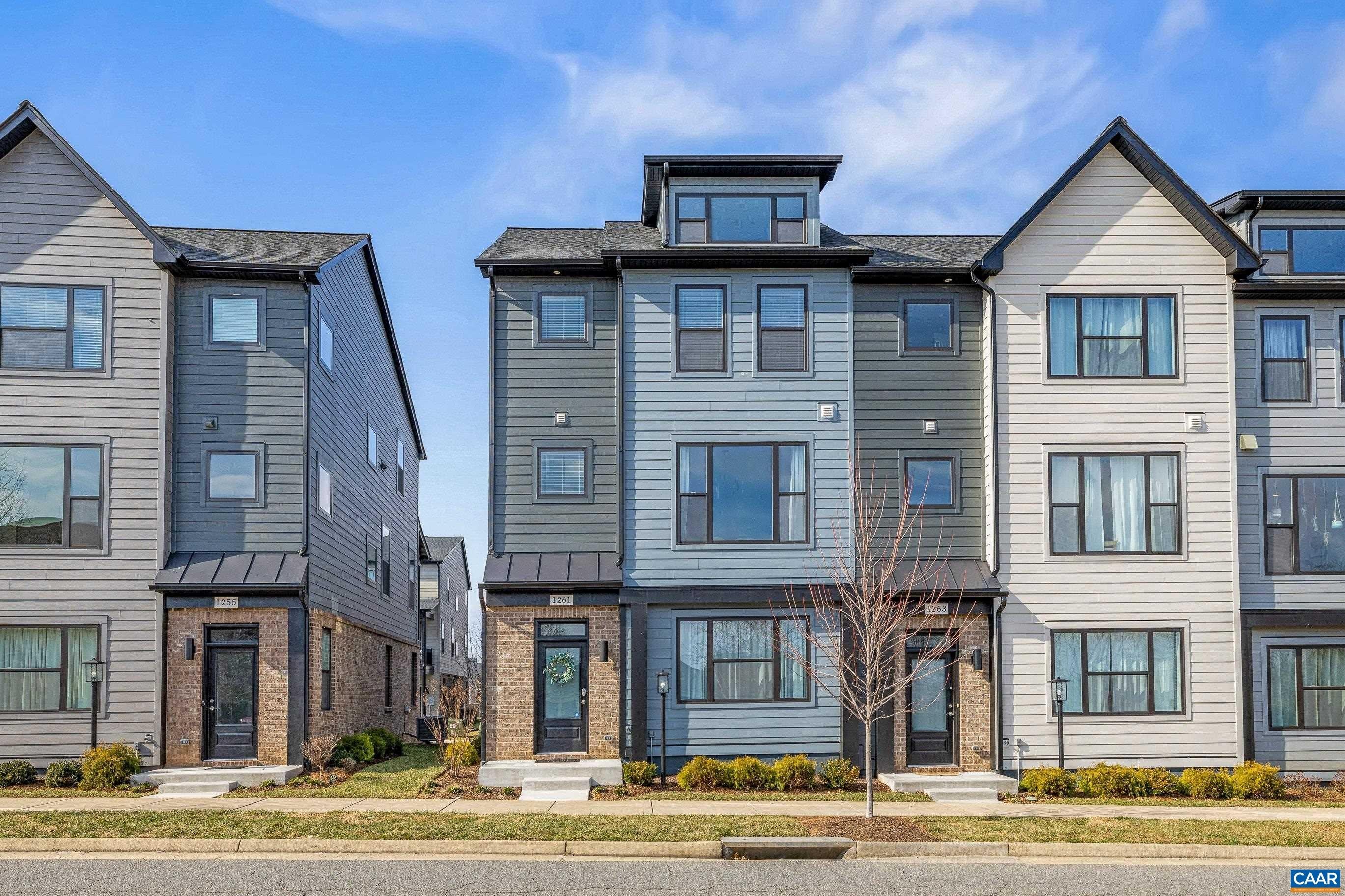 Single Family 3BR 4BA - 1261 OLD TRAIL DR, CROZET, VA