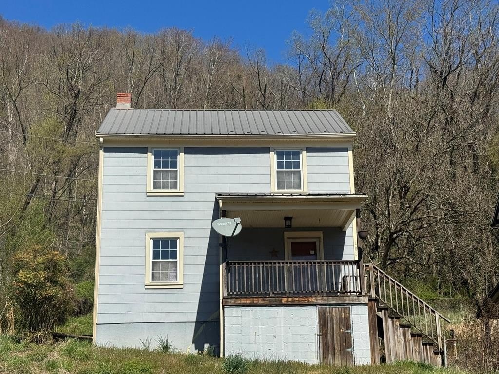 Single Family 3BR 1BA - 183 Hillside Boomer Ave, BOOMER, WV