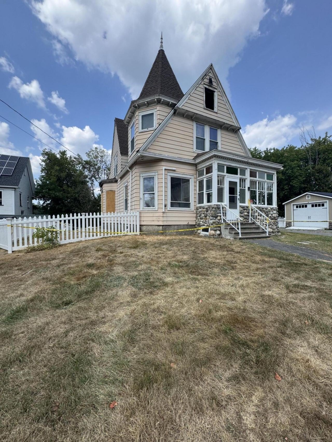 Single Family 4BR 2BA - 173 Somerset Avenue, Pittsfield, ME