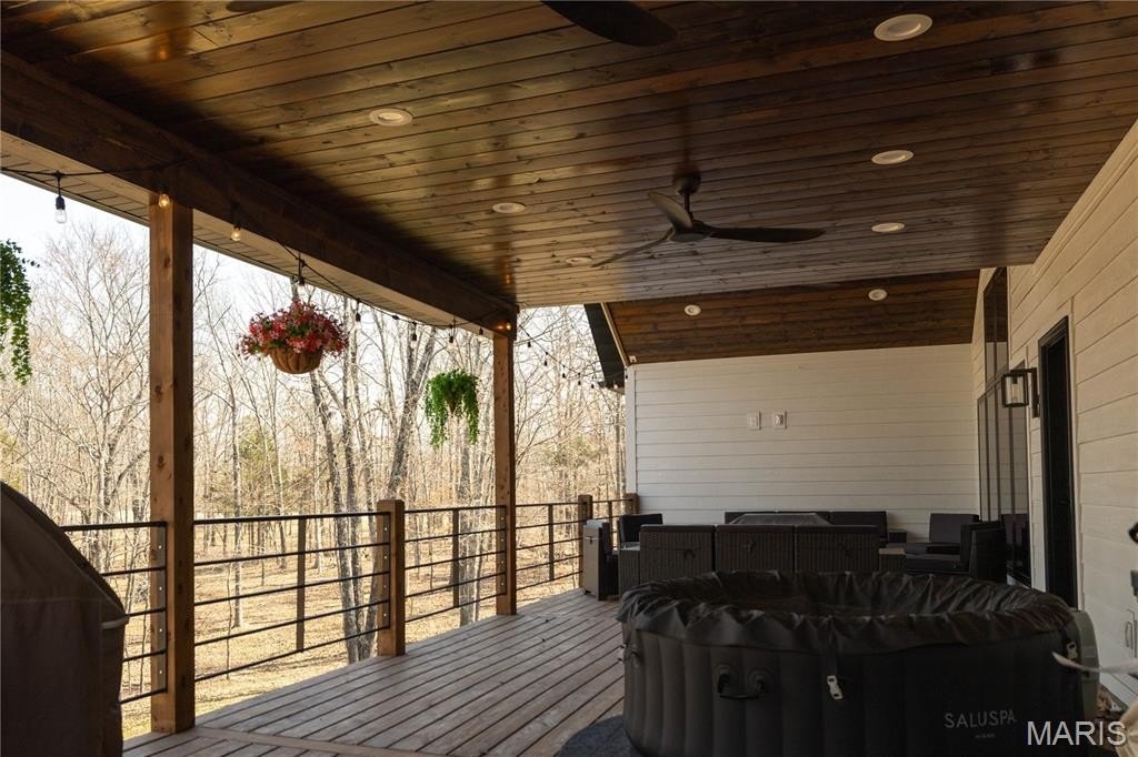 Single Family 7BR 4BA - 437 Ridgeview Lane, Poplar Bluff, MO
