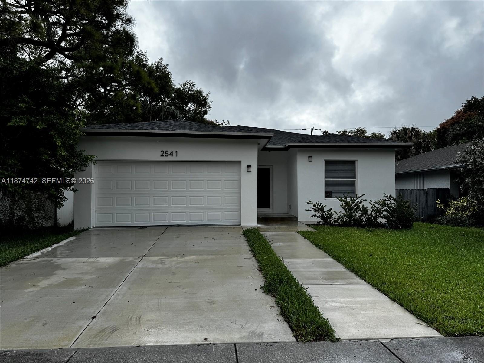 Single Family 3BR 3BA - 2541 NW 9th St, Fort Lauderdale, FL