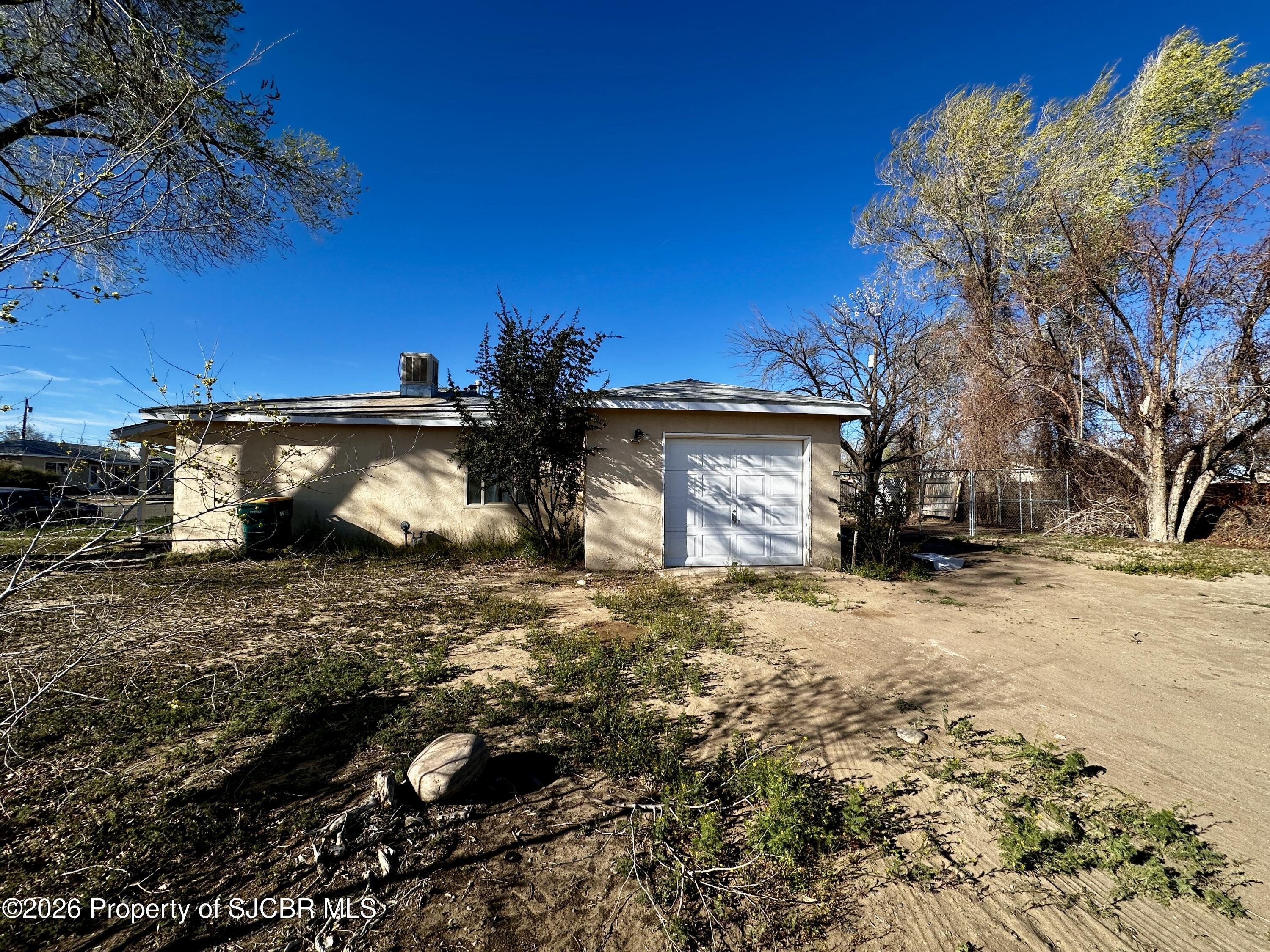 Single Family 2BR 1BA - 1102 N WALL Avenue, Farmington, NM
