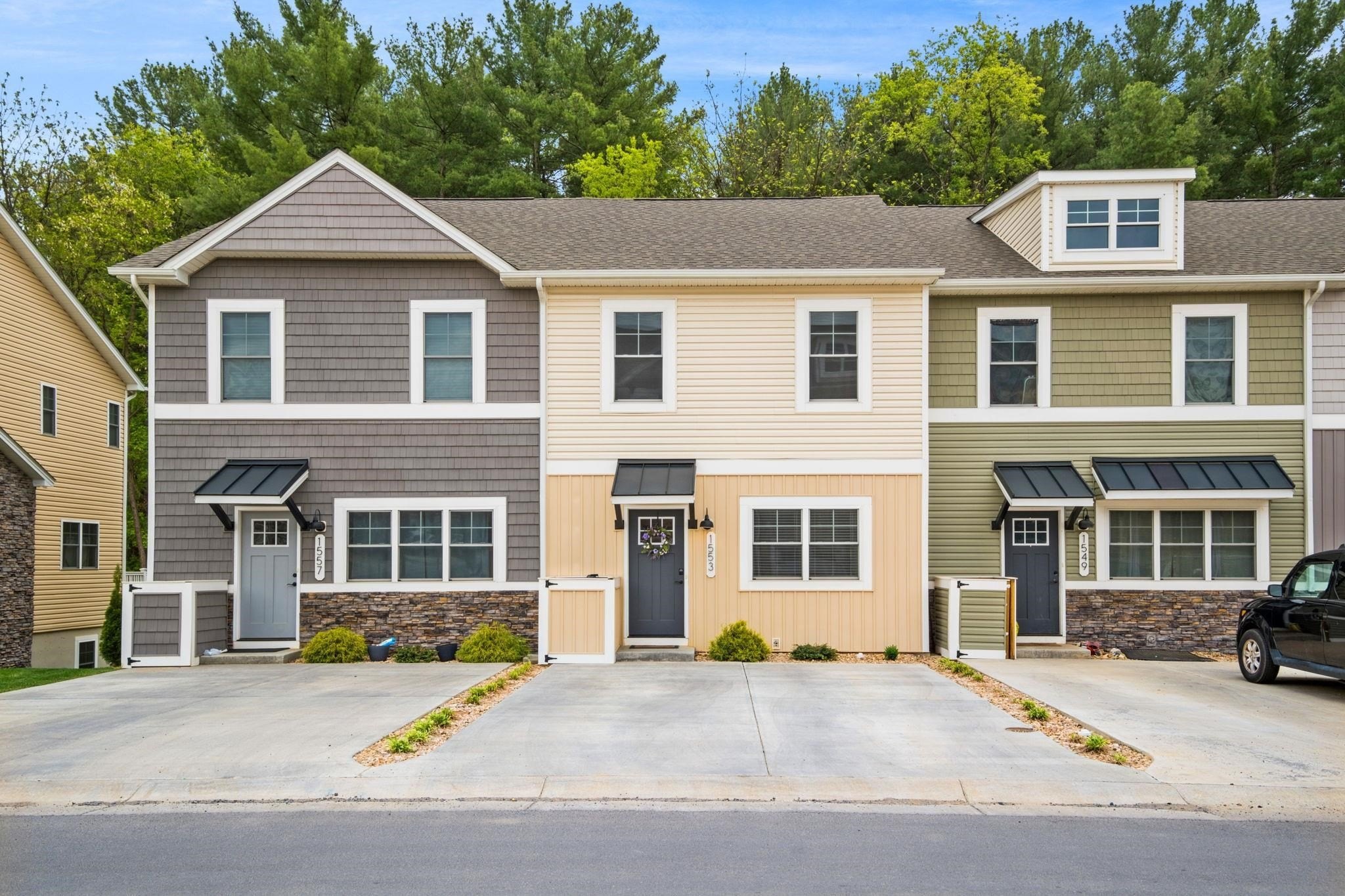 Single Family 4BR 4BA - 1553 PALOMINO TRL, ROCKINGHAM, VA