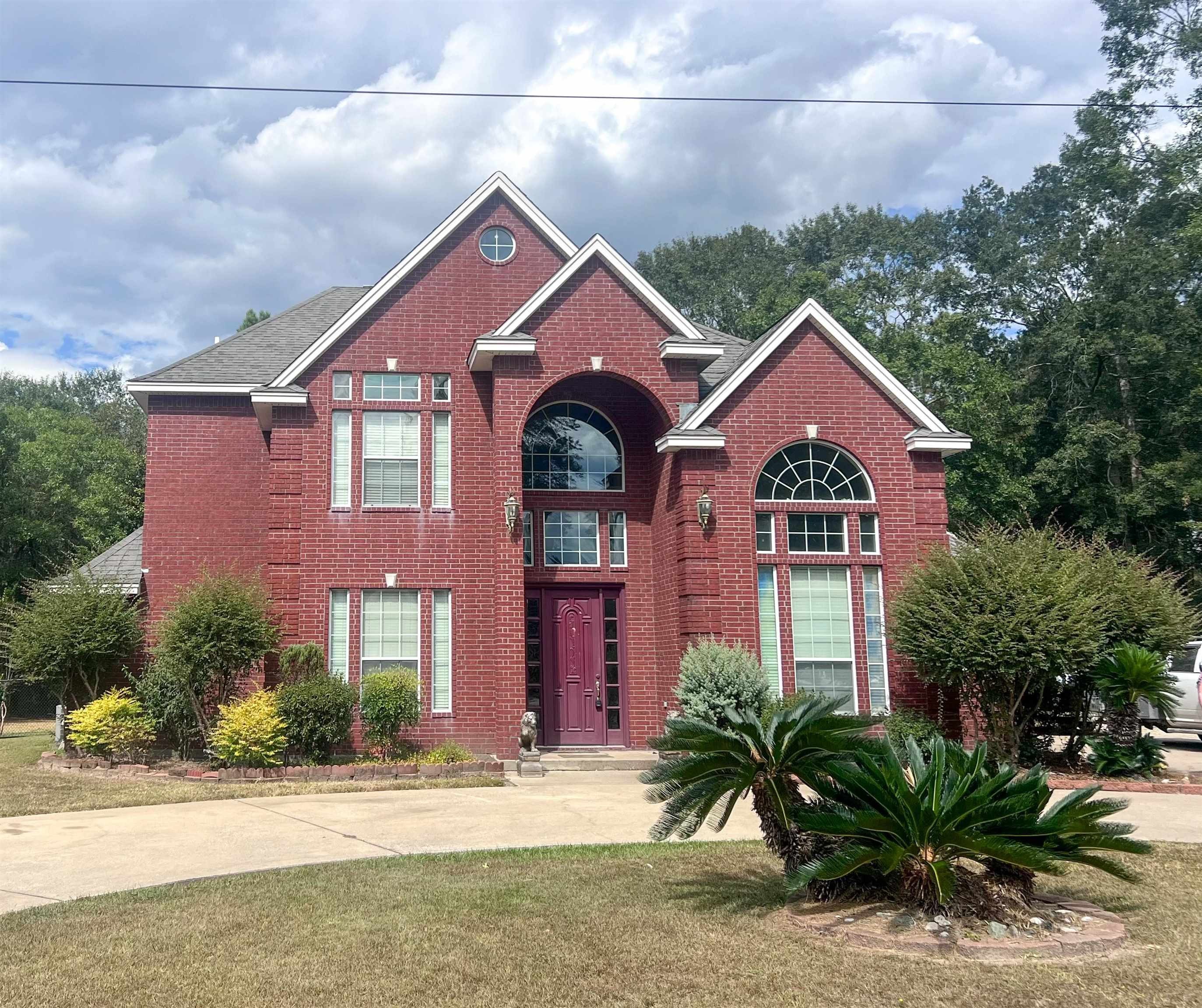Single Family 4BR 5BA - 223 N Oak, Buna, TX