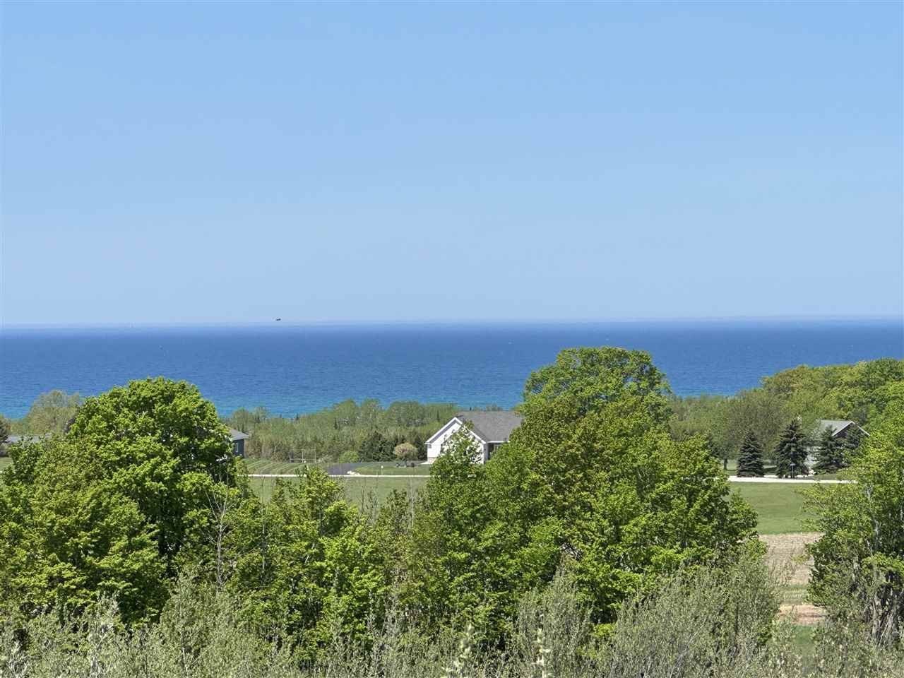 Single Family - 3 Foxview, Charlevoix, MI