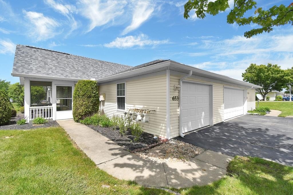 Condo 2BR 2BA - 653 Villa Drive, Ontario, OH