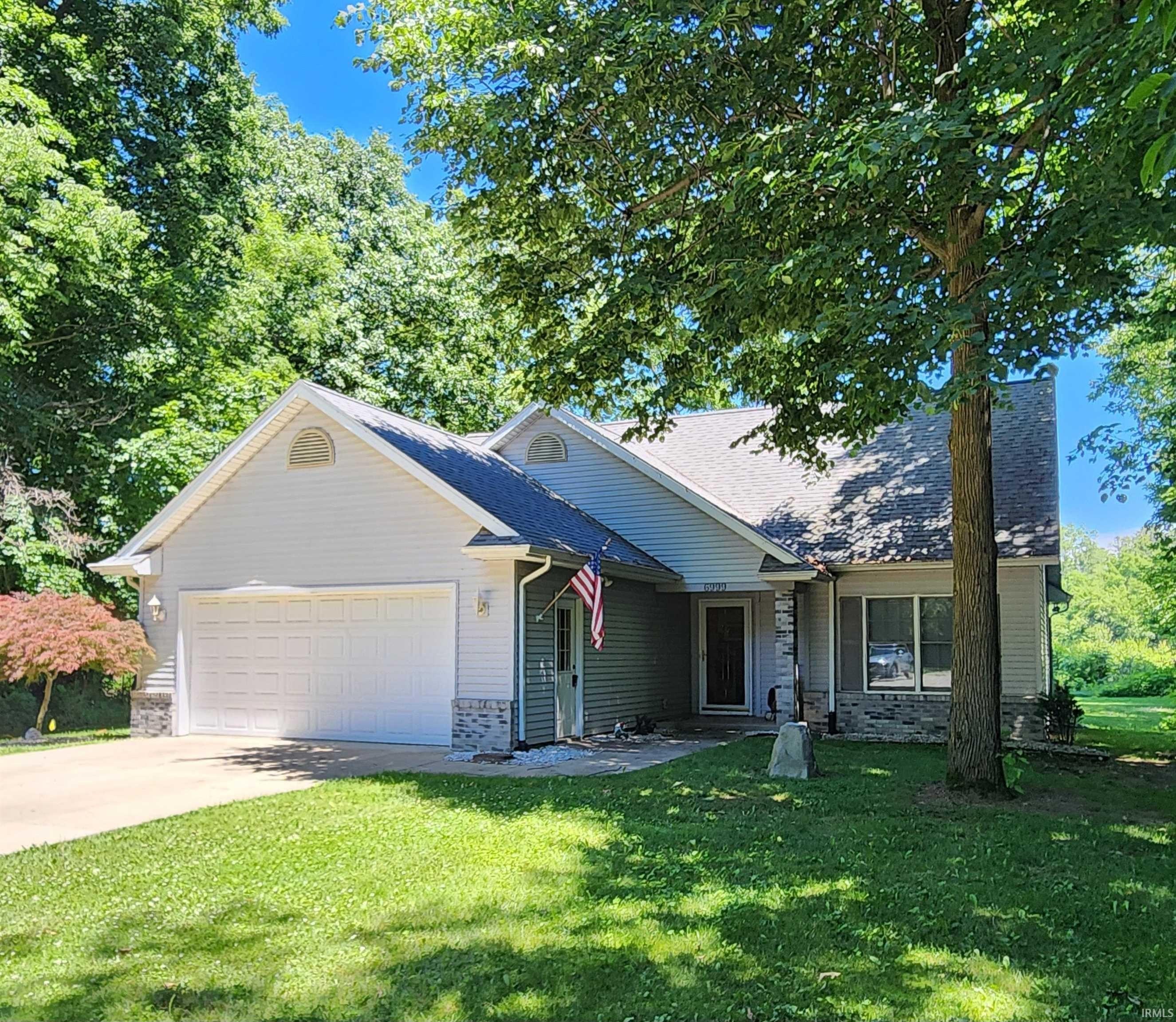 Single Family 4BR 3BA - 6999 E Tee Trail, Syracuse, IN