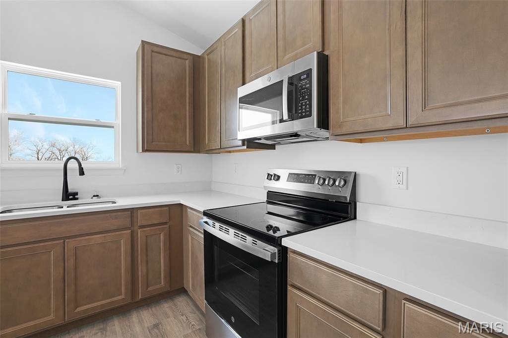 Single Family 3BR 2BA - 16804 River Stone Drive, Florissant, MO