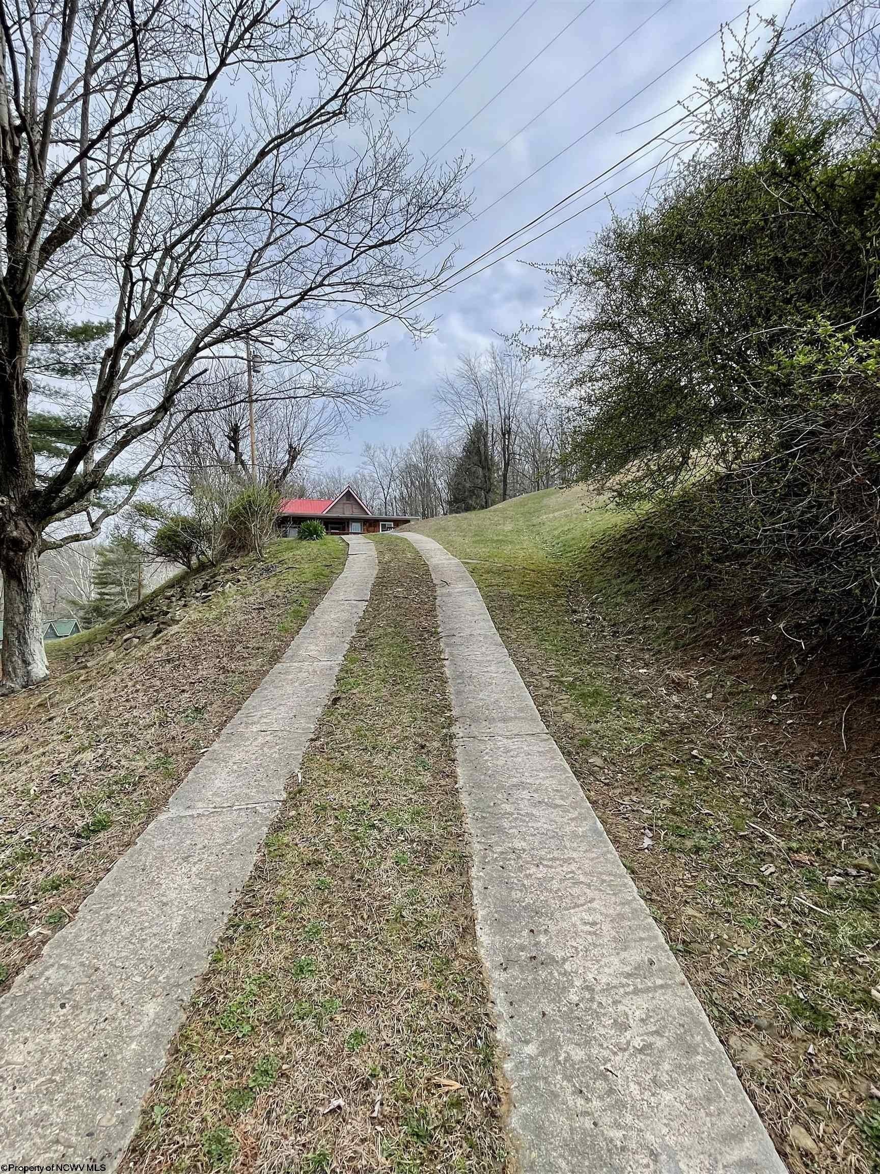 Single Family 3BR 2BA - 30 Camden Avenue, Gassaway, WV