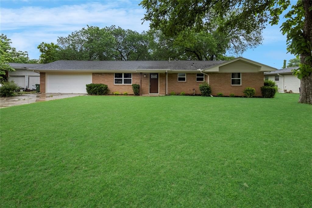 Single Family 3BR 2BA - 4408 Lynn Terrace, North Richland Hills, TX