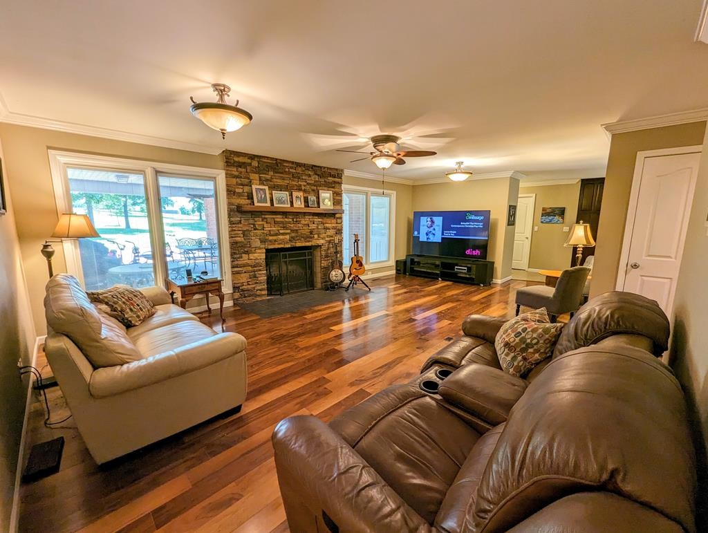 Single Family 6BR 4BA - 93 Tamatha Dr, PARIS, TN