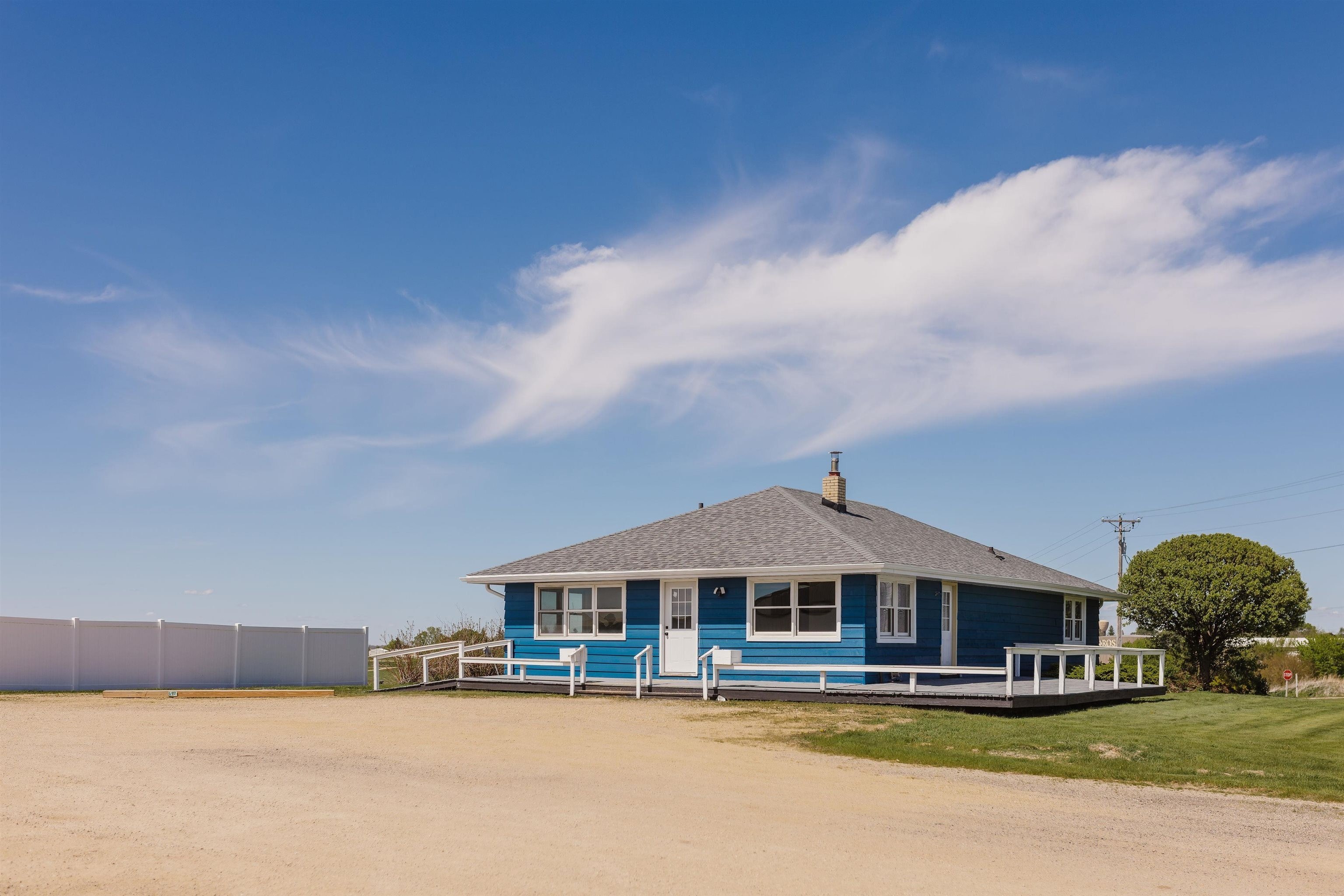 Single Family 3BR 2BA - 674 County Road O, Mineral Point, WI