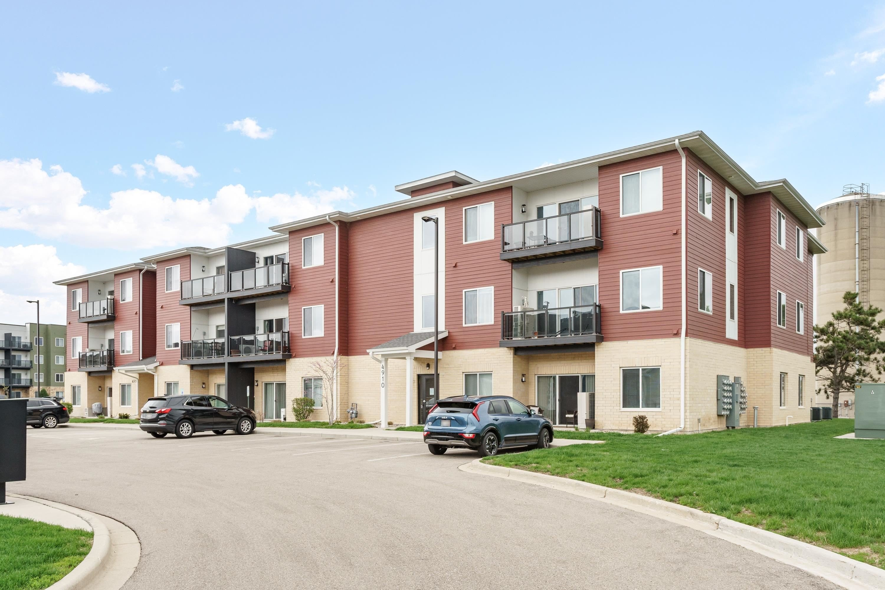 Condo 1BR 1BA - 4910 Innovation Drive, Deforest, WI