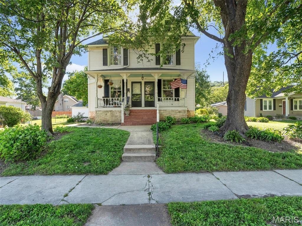 Single Family 3BR 2BA - 411 N Columbus Street, Pacific, MO