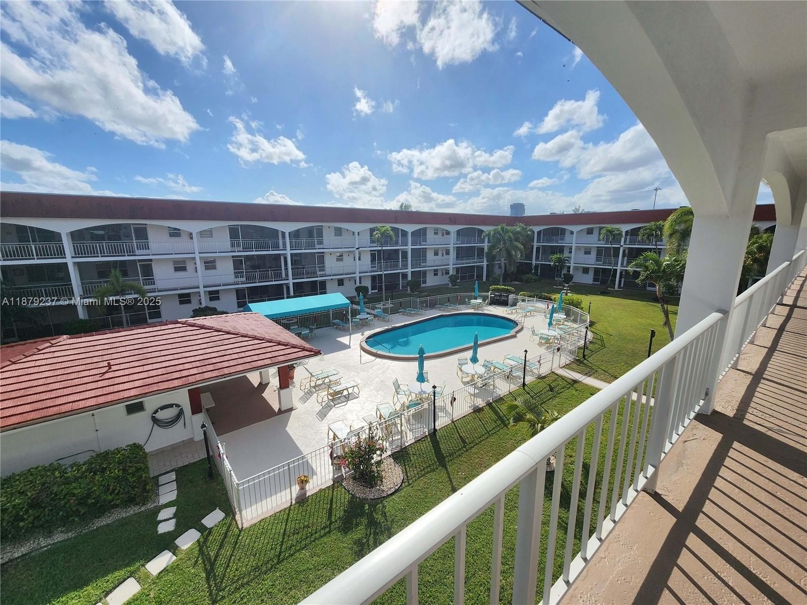 Condo 2BR 2BA - 580 Egret Dr, Hallandale Beach, FL
