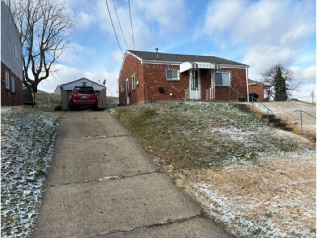 Single Family 1BR - 117 Delrose Dr, Liberty Boro, PA