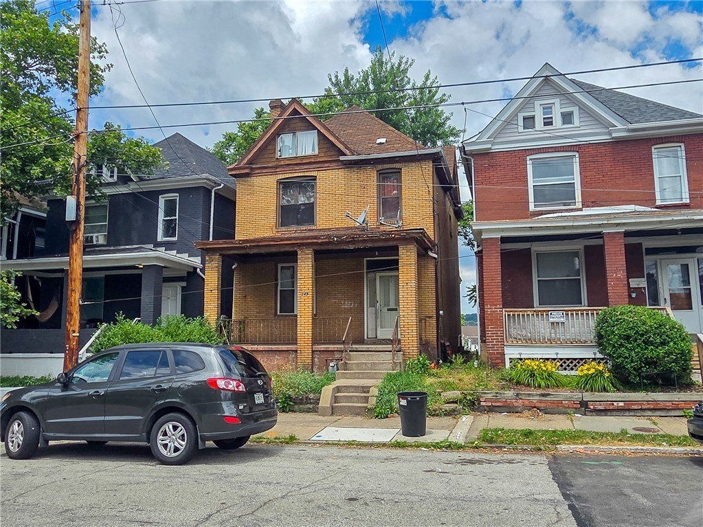 Single Family 3BR - 249 E 16th Ave, Homestead, PA
