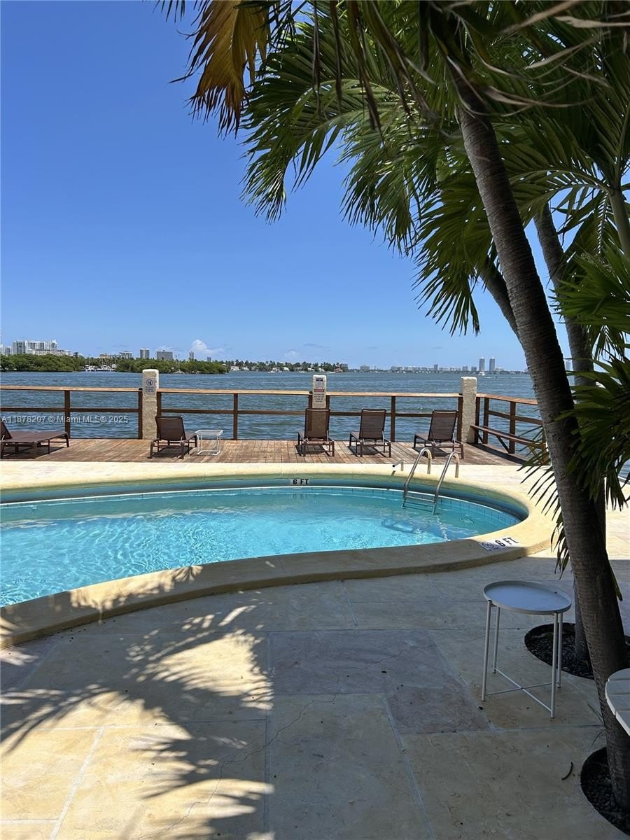 Condo 1BR 1BA - 7845 NE Bayshore Ct, Miami, FL