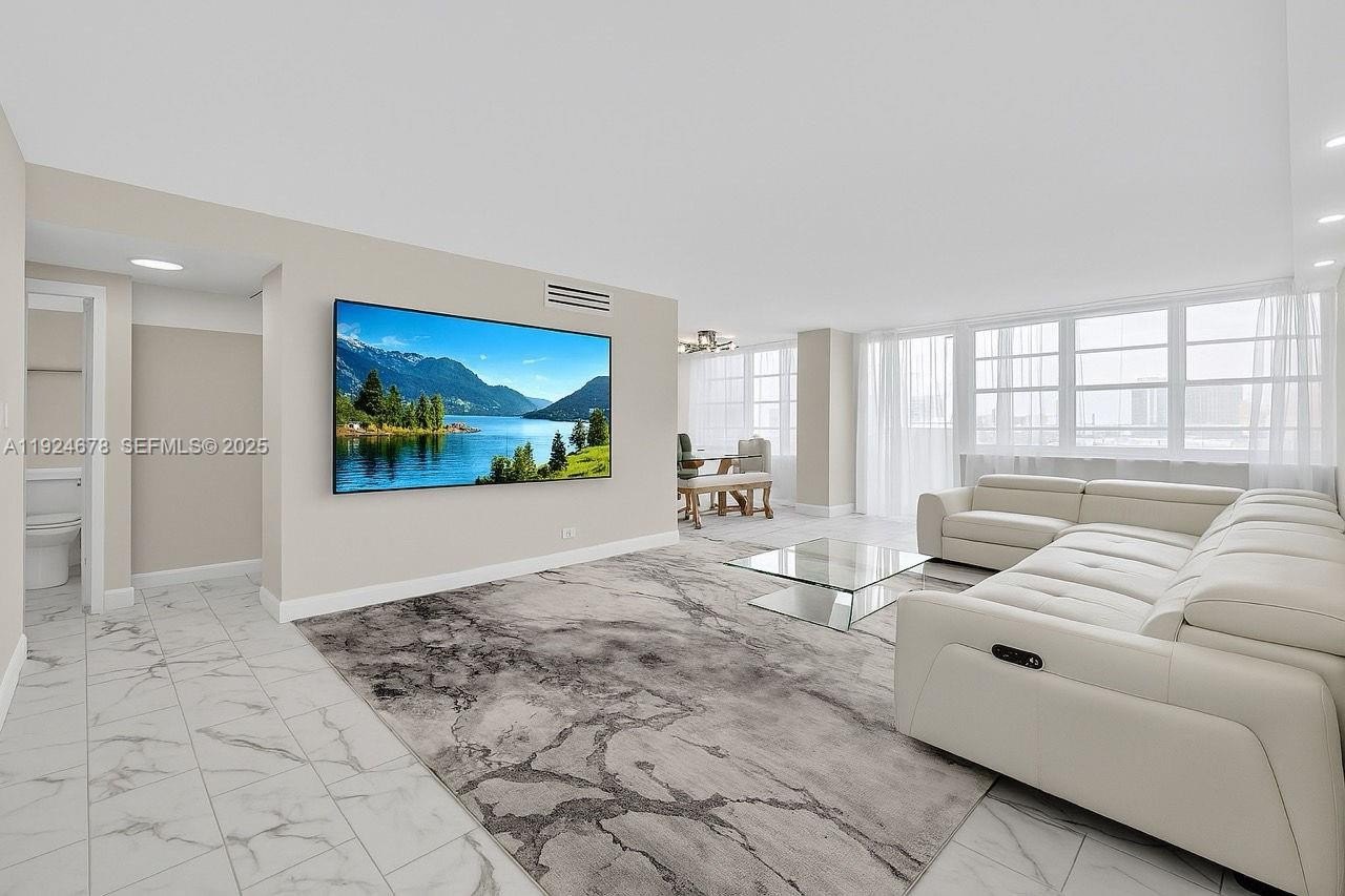 Condo 1BR 3BA - 251 174th St, Sunny Isles Beach, FL