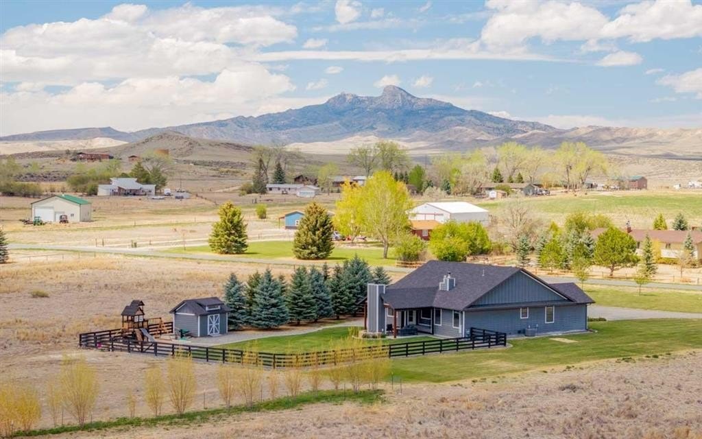Single Family 5BR 3BA - 28 Gerber Ln, Cody, WY
