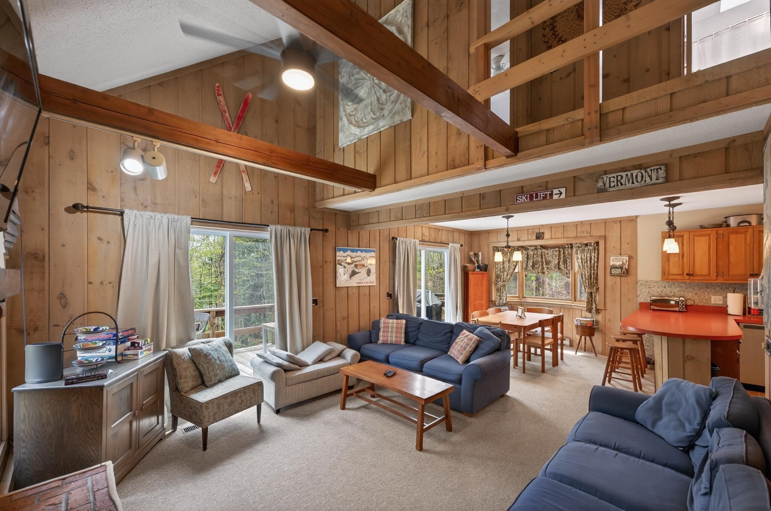 Single Family 4BR 2BA - 18 Quail Court, Wilmington, VT