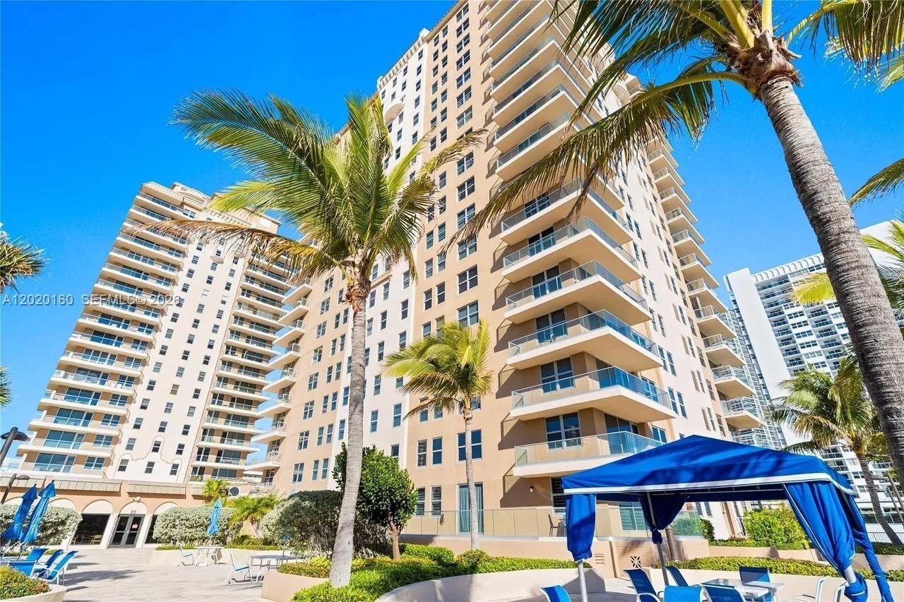 Condo 2BR 3BA - 1920 S Ocean Dr, Hallandale Beach, FL