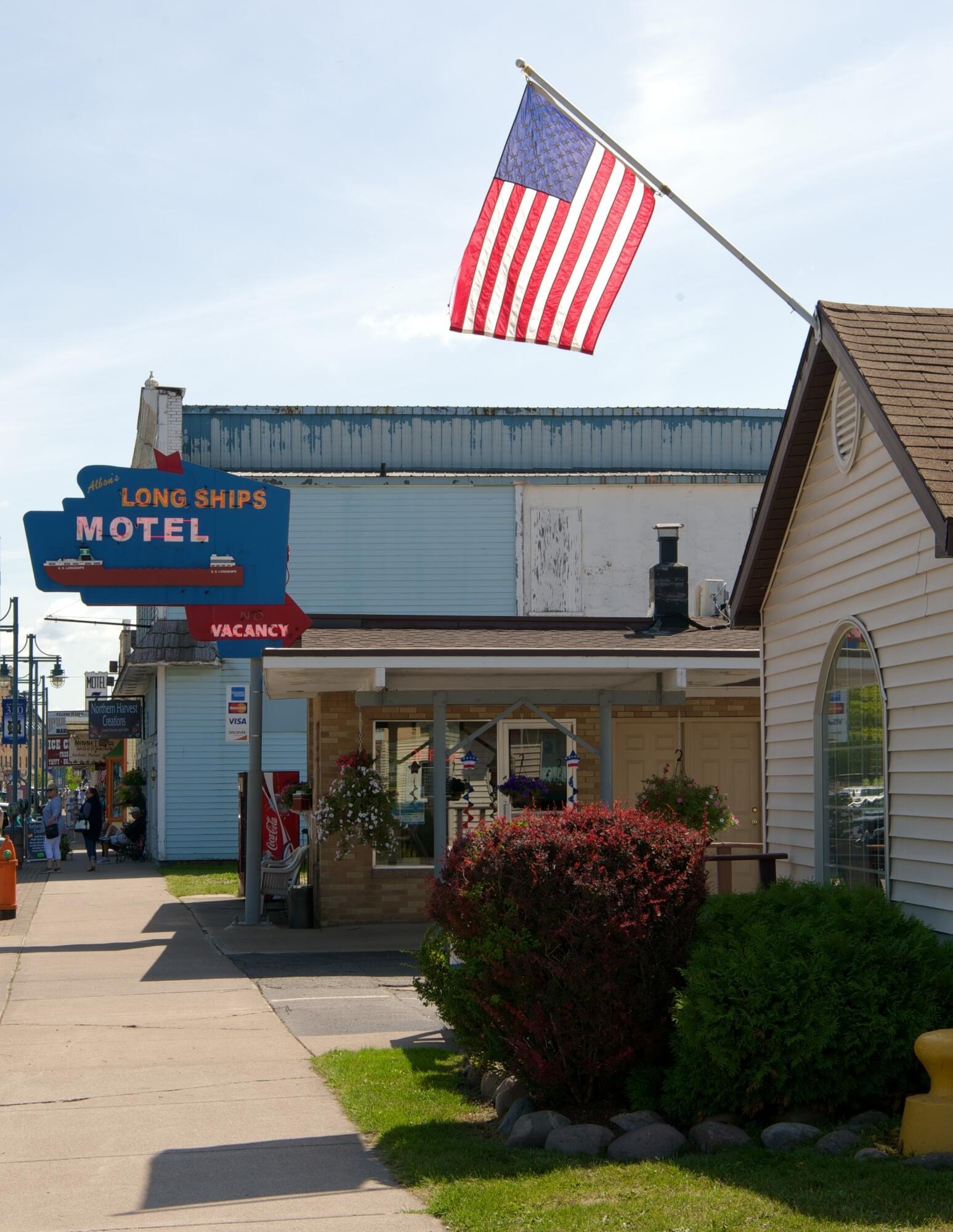 Single Family 21BR 21BA - 427 W Portage AVE, Sault Ste Marie, MI