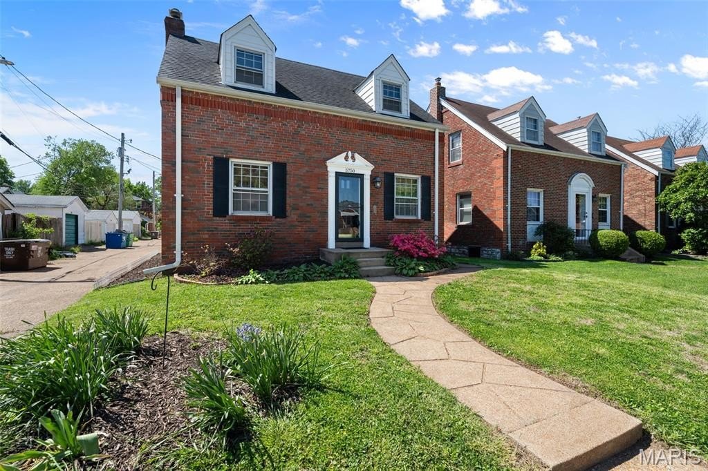 Single Family 2BR 2BA - 5750 Gresham Avenue, St Louis, MO