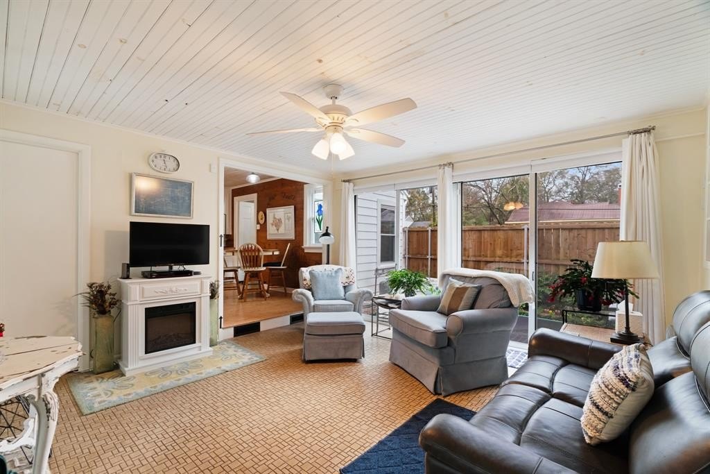 Single Family 3BR 2BA - 2257 Cleveland Street, Paris, TX