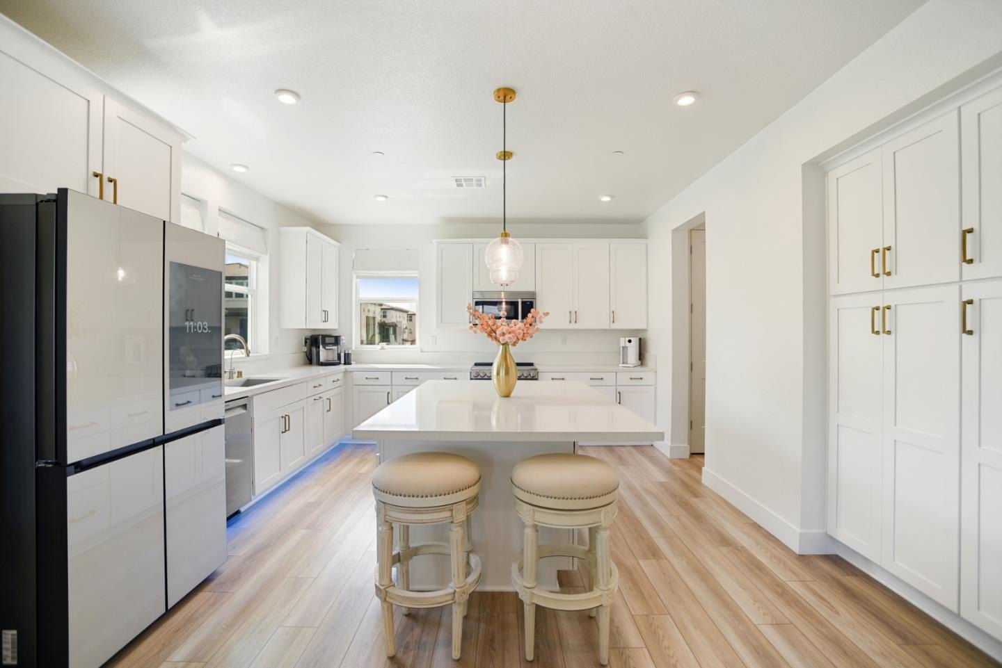 Single Family 4BR 4BA - 941 Kolbe LN, MORGAN HILL, CA