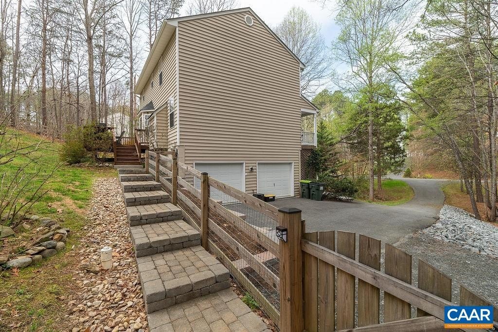 Single Family 3BR 3BA - 246 WHITE CEDAR RD, BARBOURSVILLE, VA