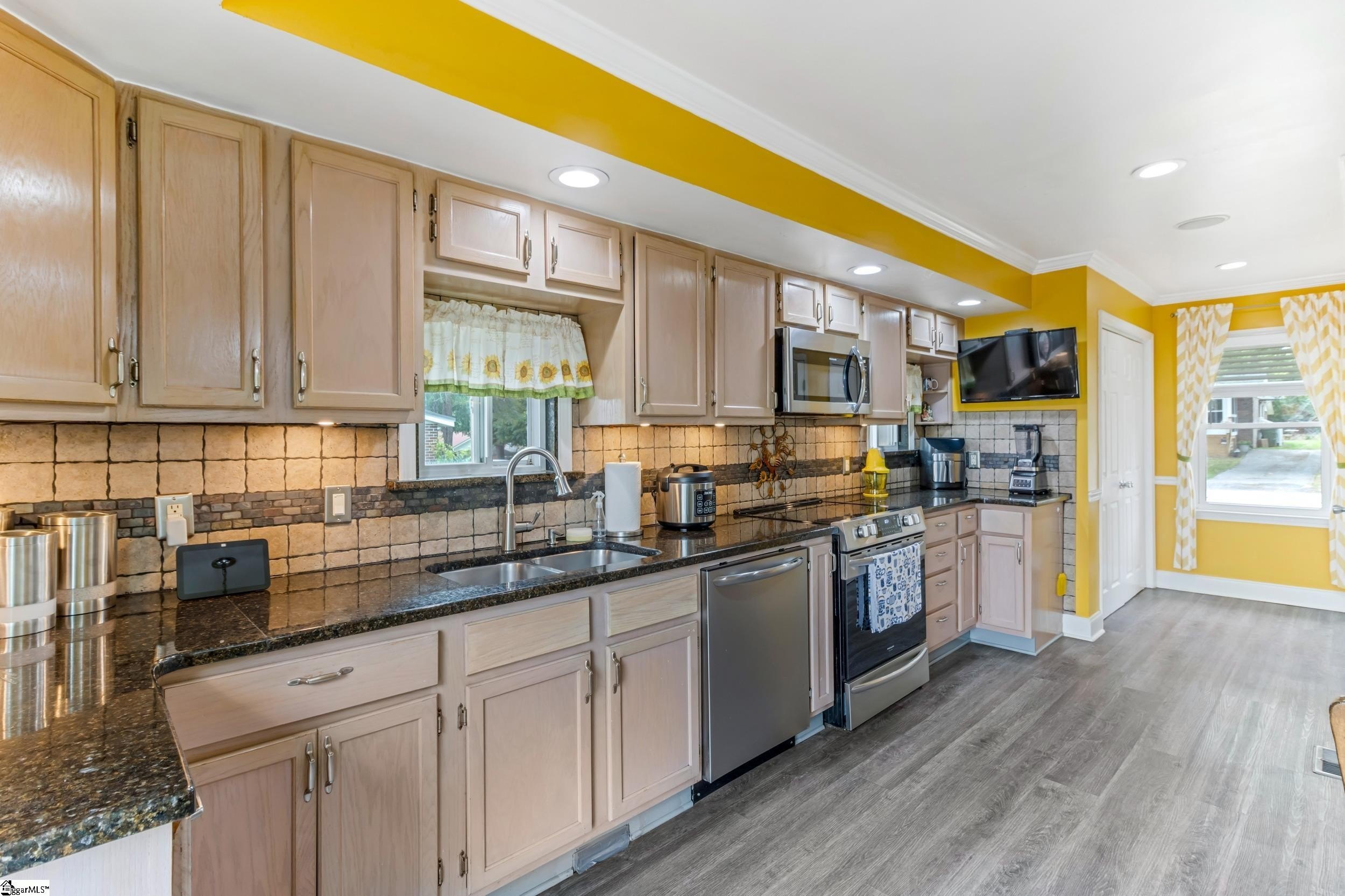 Single Family 3BR 3BA - 101 Redmond Drive, Fountain Inn, SC