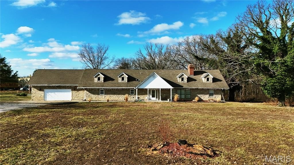 Single Family 3BR 2BA - 2707 N Service Road W, St Clair, MO