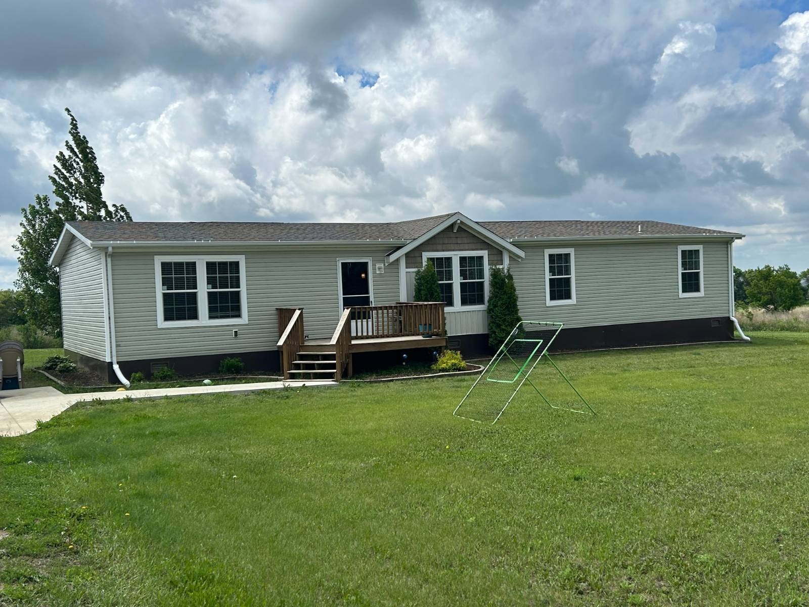 Single Family 4BR 2BA - 1224 101st Street NE, BOTTINEAU, ND